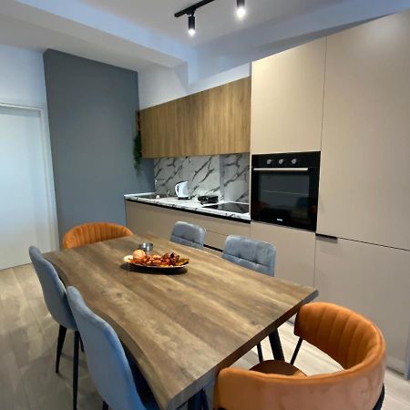 Brand New Apts Located At The City'S Main Square-100 Mbs Wifi Durrës Exteriér fotografie