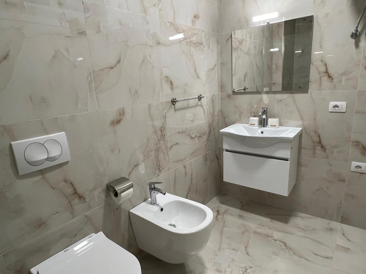 Brand New Apts Located At The City'S Main Square-100 Mbs Wifi Durrës Exteriér fotografie